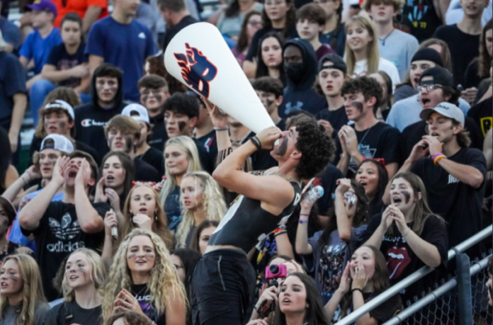 blackman-football-photo-from-@StudentSecBHS-e1632450458585