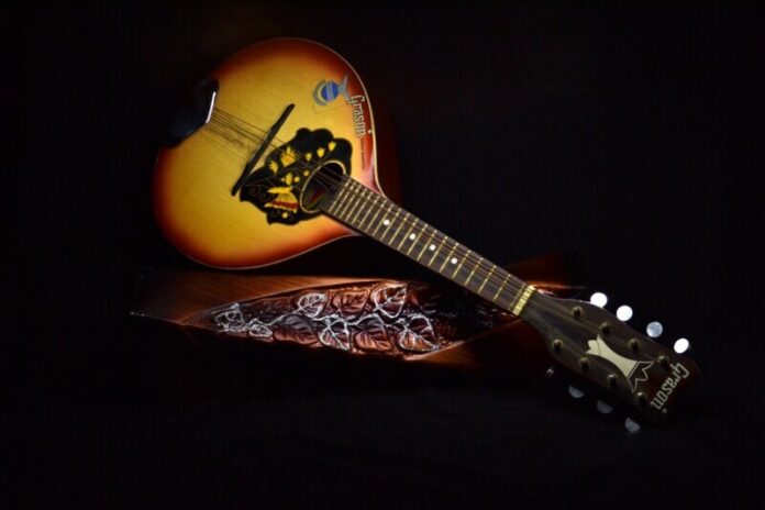 mandolin-stock-photo
