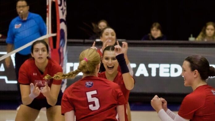 Volleyball-Tops-Murray-State-in-Five-Set-Battle Volleyball Tops Murray State in Five Set Battle