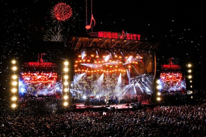 MCM_NYE_newyear_1600-2