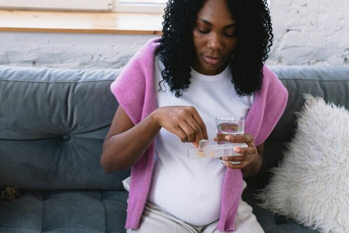 prenatal-vitamins-stock-photo