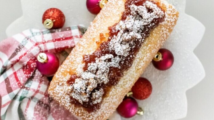pecan-and-fig-jam-holiday-cake