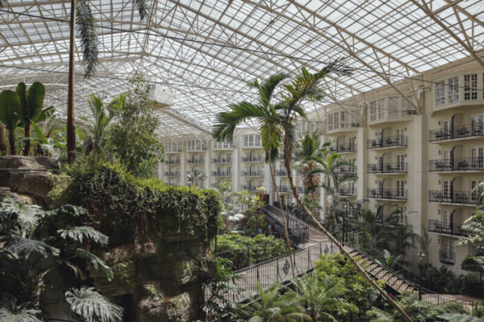 Gaylord-Opryland-Resort-Cascades-Atrium