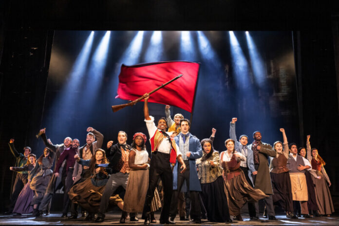 01.-LES_MIS_TOUR_0789c_One-Day-More_Photo-by-Matthew-Murphy_v003