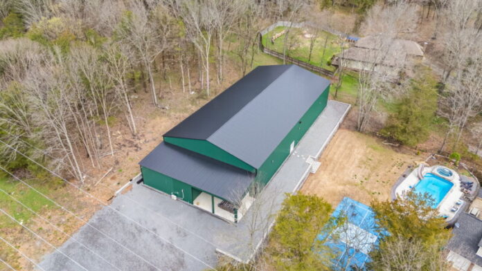 24-web-or-mls-DJI_20260309104121_0757_D Why hiring a contractor experienced in full outdoor living projects matters