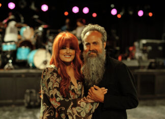 Sold-Out Album Signing Brings Wynonna Judd to Brentwood